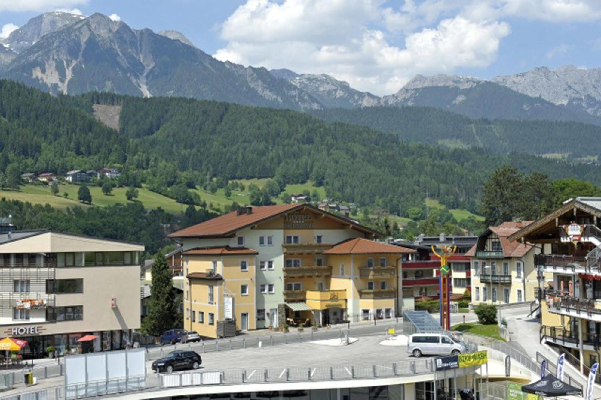 Die Barbara Appartements & Zimmer Schladming Exterior photo
