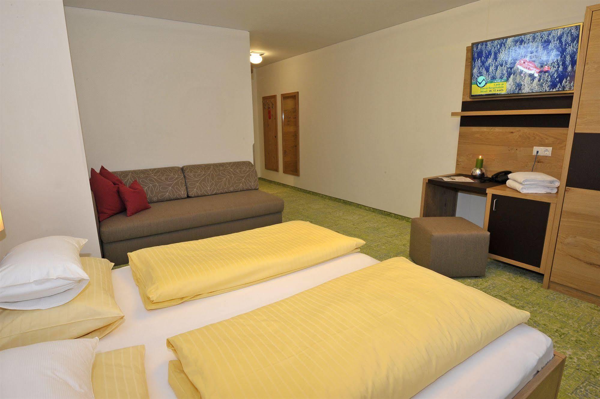 Die Barbara Appartements & Zimmer Schladming Exterior photo